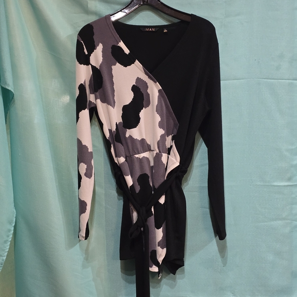 Iman L Women's Tunic Black/White/Gray Knit Sweater EUC - Picture 2 of 6